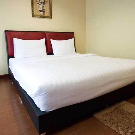 Bluebird Inn Pattaya Esterno foto