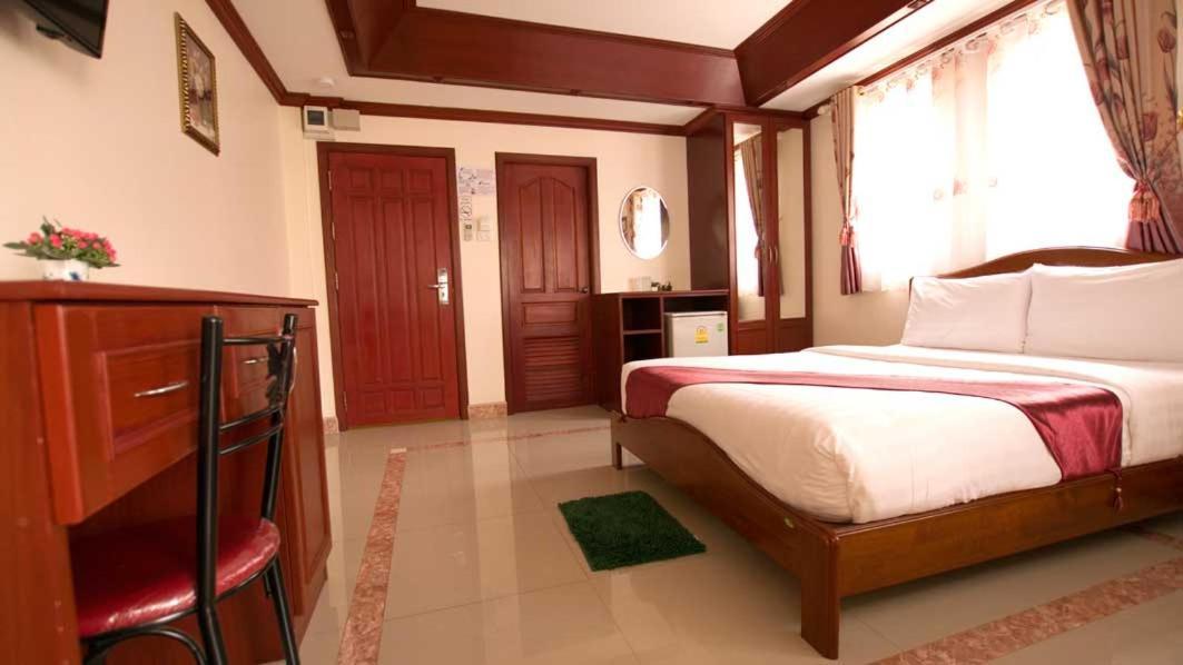 Bluebird Inn Pattaya Esterno foto