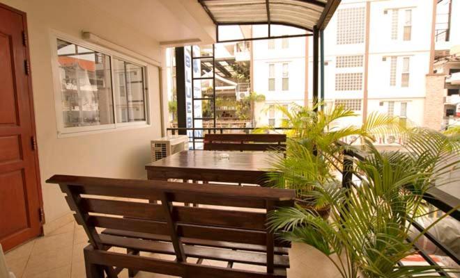 Bluebird Inn Pattaya Esterno foto