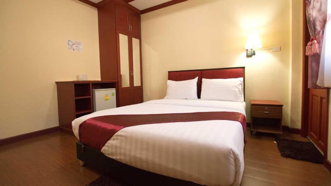 Bluebird Inn Pattaya Esterno foto