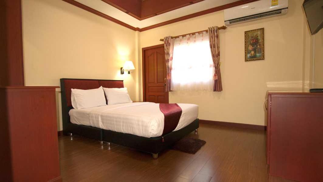 Bluebird Inn Pattaya Esterno foto