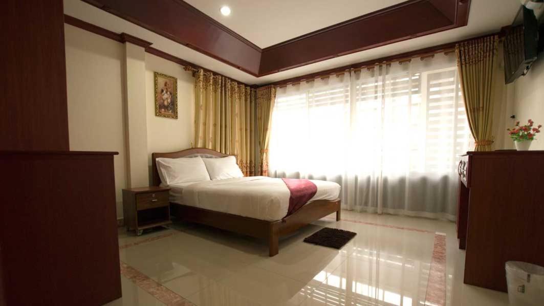 Bluebird Inn Pattaya Esterno foto
