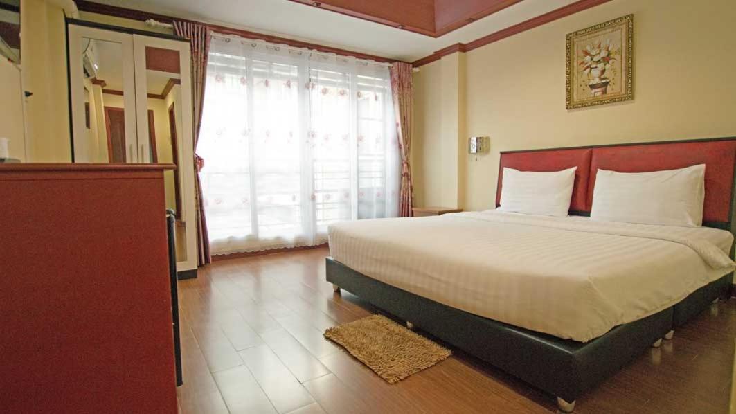 Bluebird Inn Pattaya Esterno foto