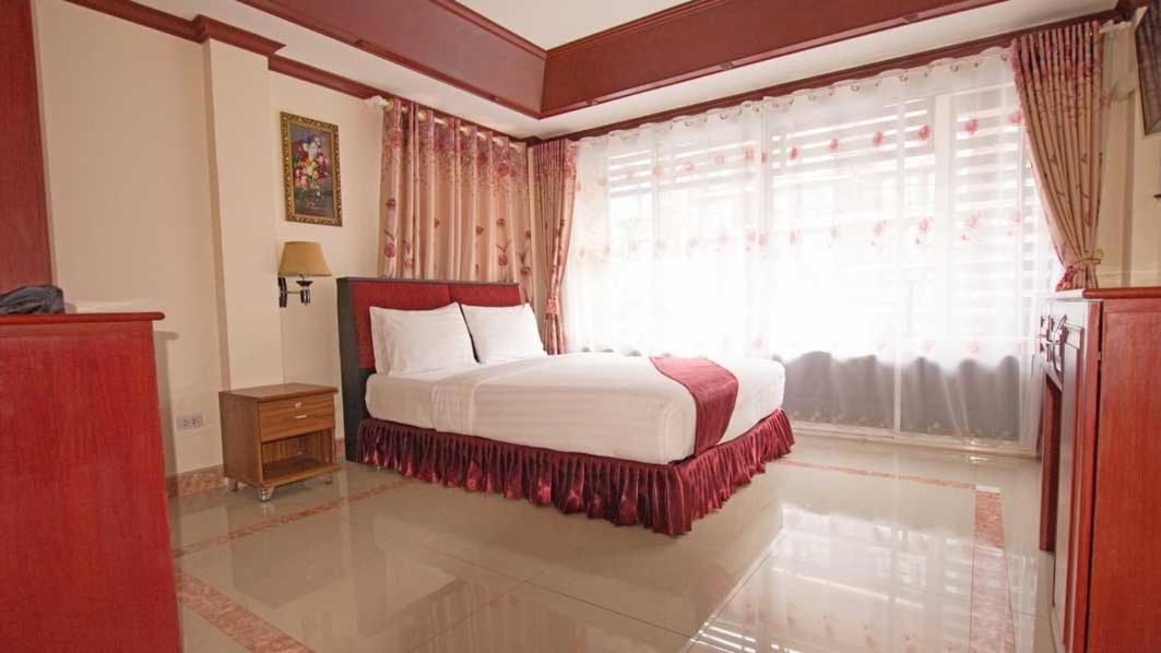 Bluebird Inn Pattaya Esterno foto